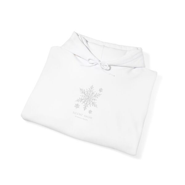 2678733814123704023_2048.jpeg Schneeflocken-Hoodie – "SILENT SNOW – Stillness Speaks"